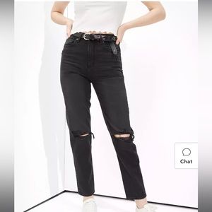 AMERICAN EAGLE STRAIGHT LEG MOM JEANS